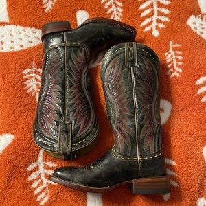 Like New Ariat Vaquera Square Toe Cowboy Boots in Black